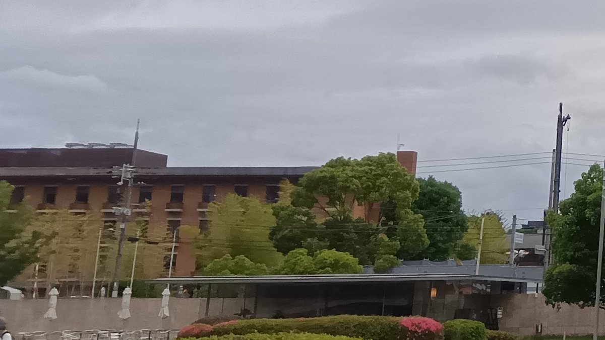 本日も京都国立博物館 記念講演会に行ってきました。 4,5月文博と京博に講義ほぼ毎週聴きに通ってるかもw

仕事中のサール仲間にも遭遇、チケット購入で並んでいると自分の3人後に所属ゼミの院生を発見!
  
しかし、人見知りなので気にしつつ、
講義へ……