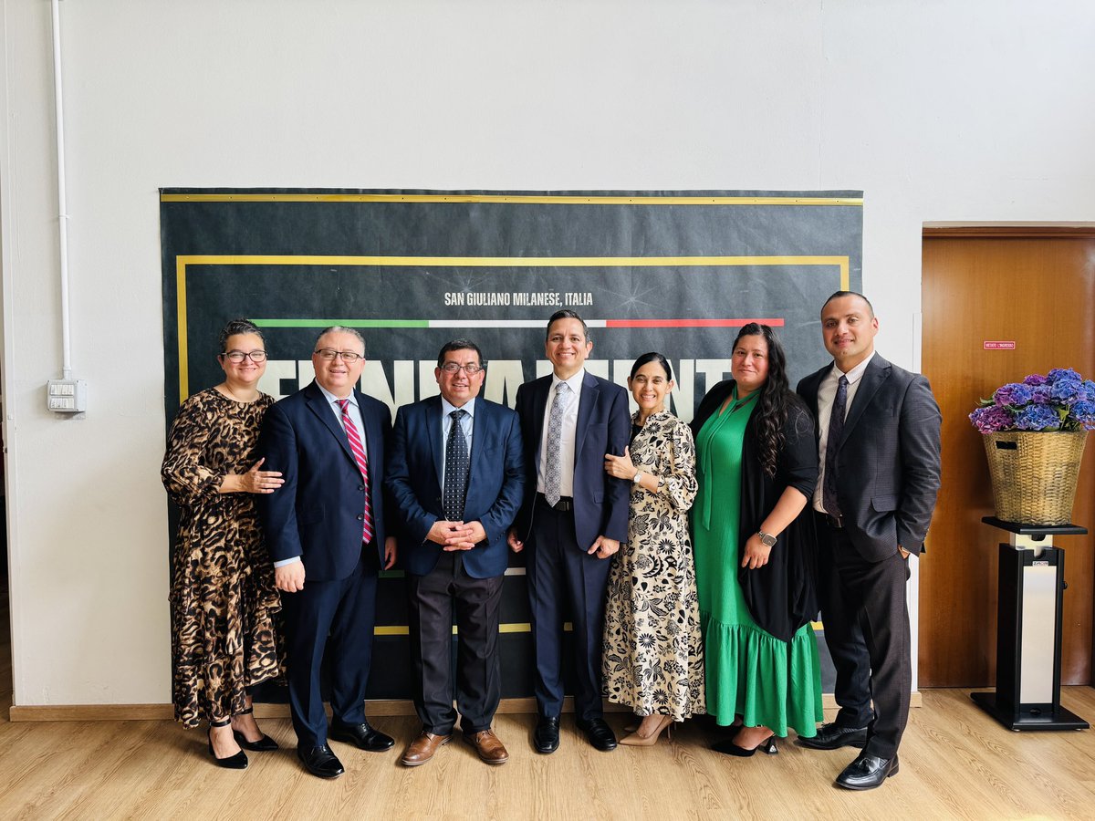 Lindo estar con nuestro coordinador de Inglaterra 🏴󠁧󠁢󠁥󠁮󠁧󠁿 en Milán.  Apoyando RF en Italia.  Gracias al Pastor Jiménez por su respaldo. Todos somos RF.