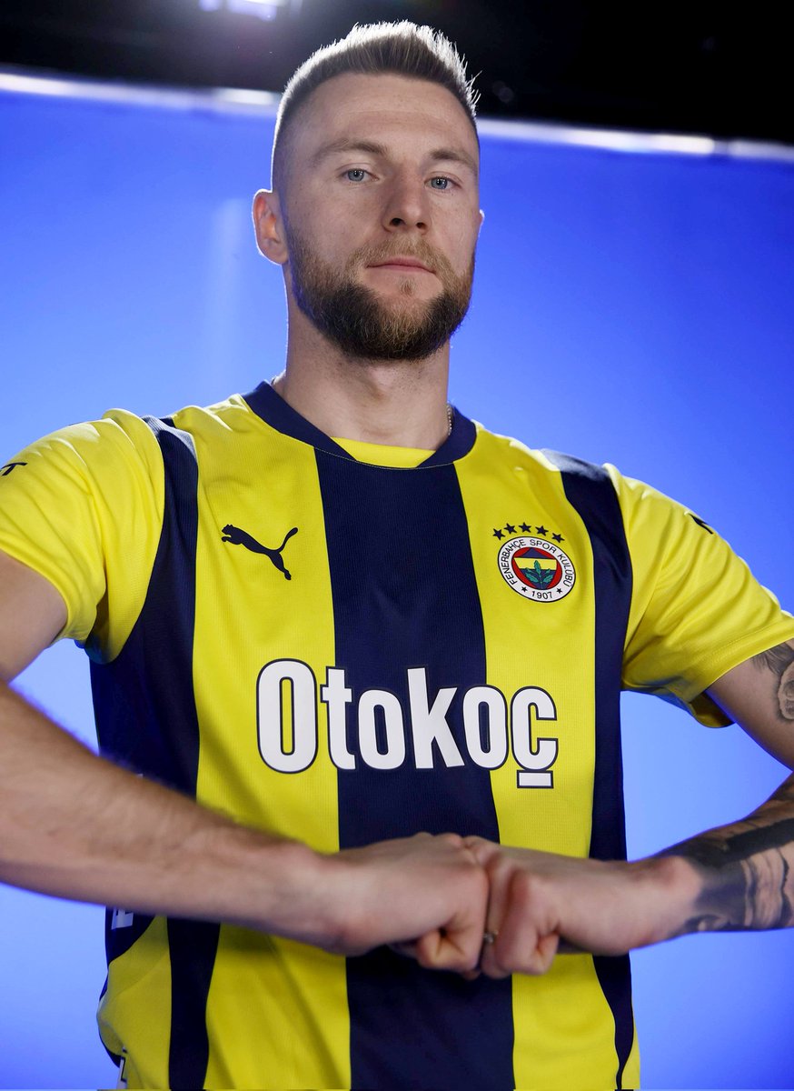 #SONDAKİKA | Milan Skriniar: "Öncelikle şunu söyleyeyim. İlk günden itibaren muazzam bir destek gördüm. Herkes bana müthiş destek oldu. Her şey mükemmel bir şekilde geçti o günden bu yana. Burada olmak benim için harika. Kendimi gururlu hissettirdi. Saha içinde her zaman en