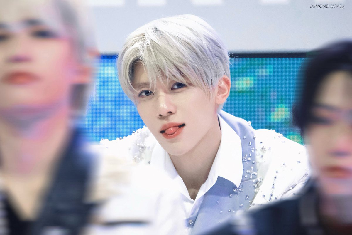 OhJungbanhap's tweet photo. 🤍🤍🤍🤍🤍🤍
#누구보다_빠른_6월_최애_선점 https://t.co/MDe3fa4yyK