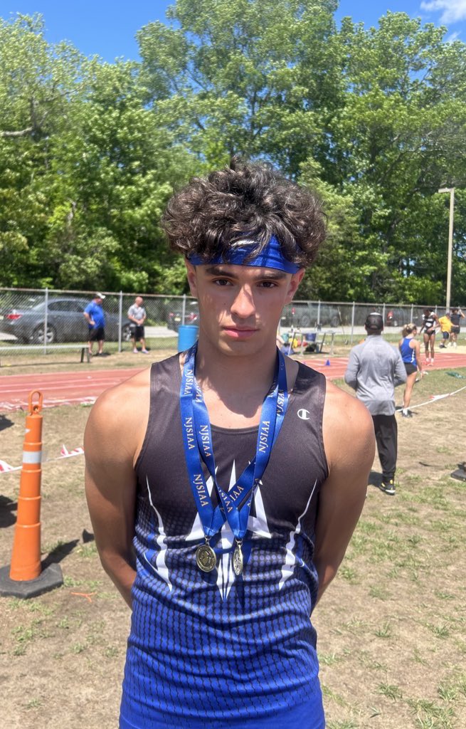 Jake Edwards was slated to compete in 4 events at the Group 3 State meet; a 1st for HHS boys history. Unfortunately, in the preliminary heat for the 100m he was injured &amp; is unable to finish out the season. We wish him a quick recovery &amp; best of luck in his college track career👍🏻