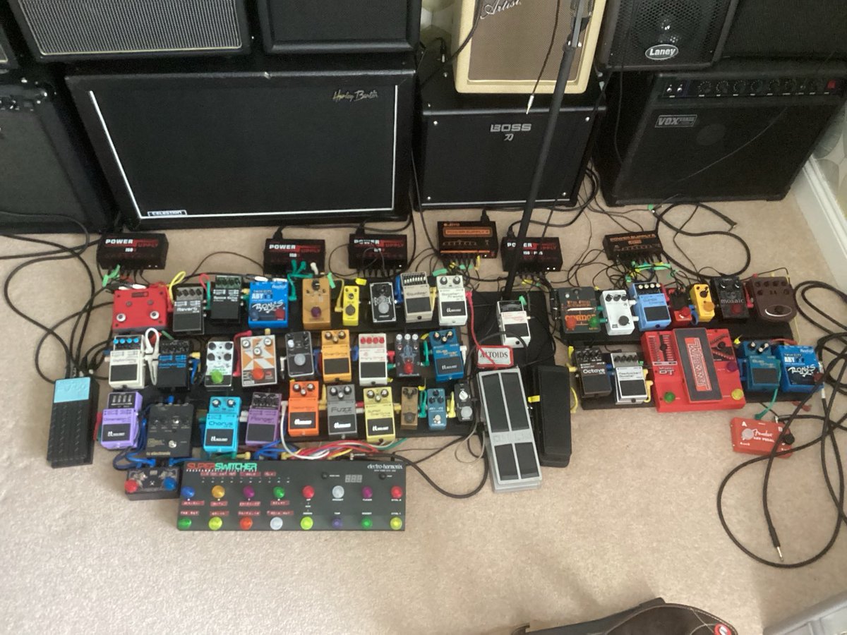 A pedalboard is never done - replaced the Mimiq with the KMA Machines Geminus - like the modulated doubling mode - very chewy.  Squeezed in an infinite by changing my solo boost to the Tumnus.  Boss SDE2 replacing my DD7.  Fender ABY replacing a mini ABY