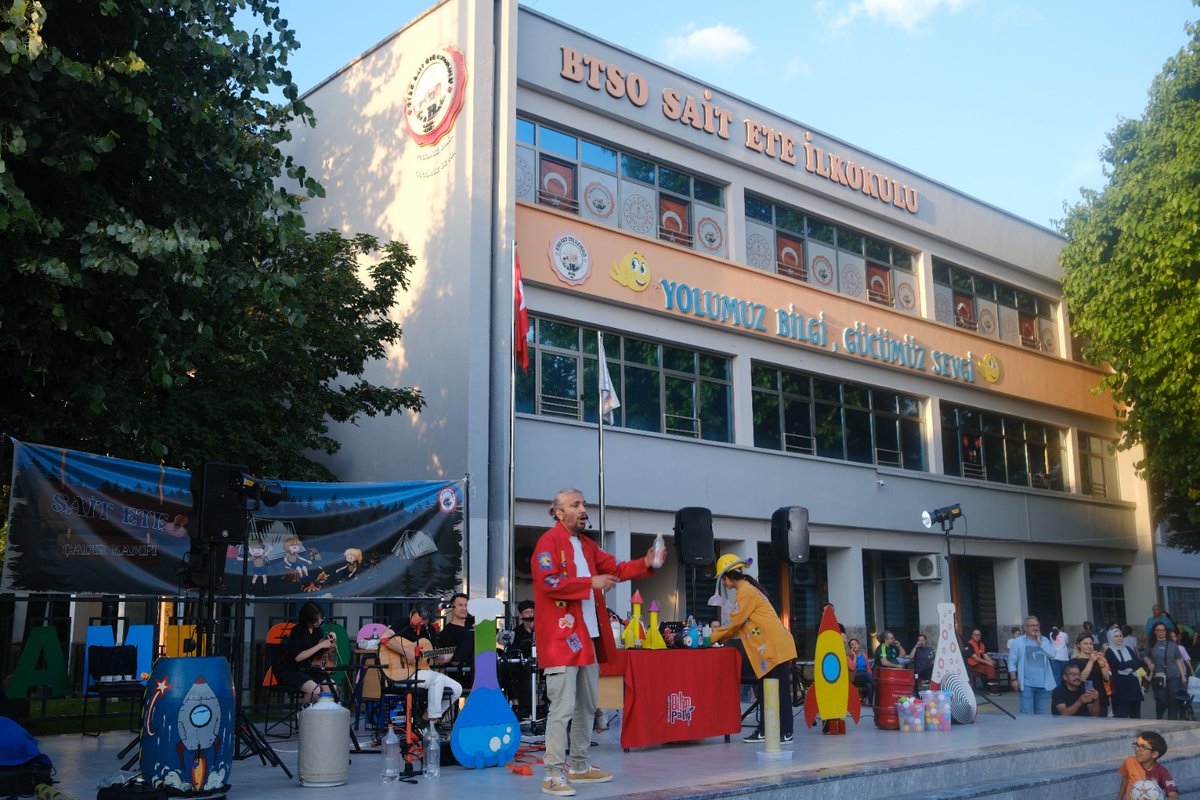 İlçe Milli Eğitim Müdürümüz Metin Sezer,

Bilim,Sanat ve eğlencenin bir arada olduğu Sait Ete İlkokulu Çadır Kampında öğrencilerle bir araya geldi.

<a href="/tcmeb/">Millî Eğitim Bakanlığı</a> <a href="/Ali_Partal/">Ali Partal</a> <a href="/MetinSEZER_16/">Metin SEZER</a> <a href="/Saiteteilk/">BTSO Sait Ete İlkokulu</a>
