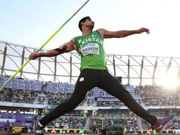 کجھ دناں توں لاہور سٹیڈیم وچ نچدی کڑیاں دیاں فوٹواں وائرل کر کے پنجابیاں نو برا بھلا بولن آلیاں نو ، اک پنجابی ارشد ندیم دی ڈانگ دی تکلیف وی کافی زیادہ ہونی ۔۔۔