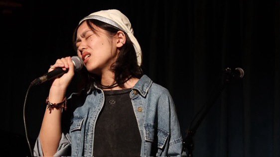 haruka_listen's tweet photo. 【OTOJIRO MEET UP PARTY 〜LIVE〜vol.7〜に参加してきました🌸】
♪ノレないな/春夏(オリジナル)
普段関わらないジャンルのミュージシャンや音楽関係の方との出会いがあって、いい刺激になりました✨
またひとつ世界が広がった気がします‥🌟
@MccfOtojiro #mccf #otojiro #福岡音楽都市協議会 https://t.co/WYflImtvmy