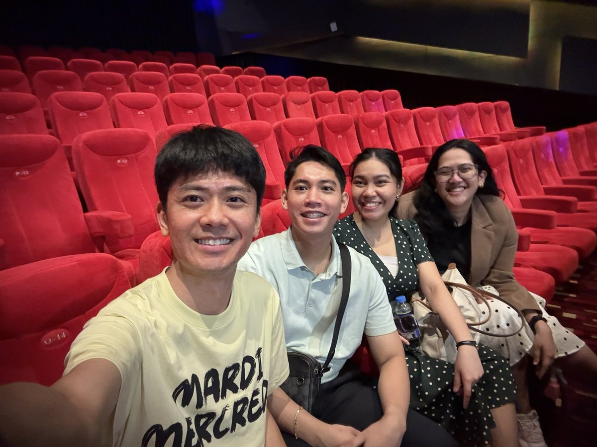 AngLomeda's tweet image. Magnificent ensemble! 

#DeliaD #NWRMusicals #FHTC