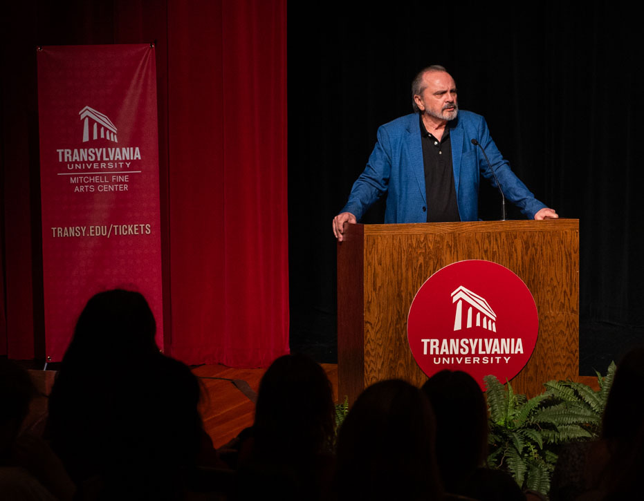 Transy's tweet photo. Retiring political science professor Don Dugi delivered the annual Last Lecture to our Class of 2025 before they graduated. He's been inspiring Transylvania Pioneers for the past 50 years. #TransyGrad https://t.co/R9eVFWnfAs https://t.co/uqiRG7xKeo