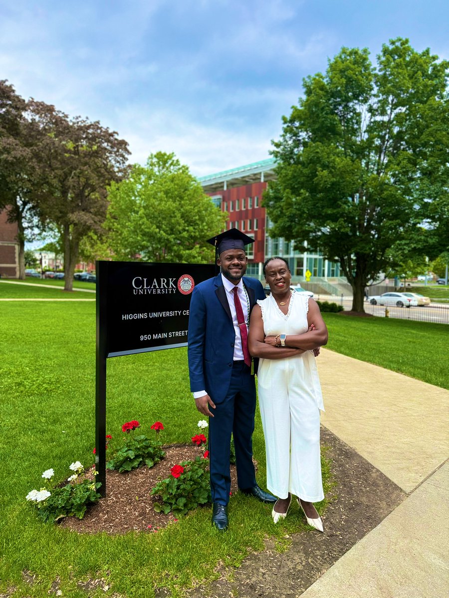 IsaacNewtWalube's tweet image. Masters done!!!!!
Yeah, mama came through too!