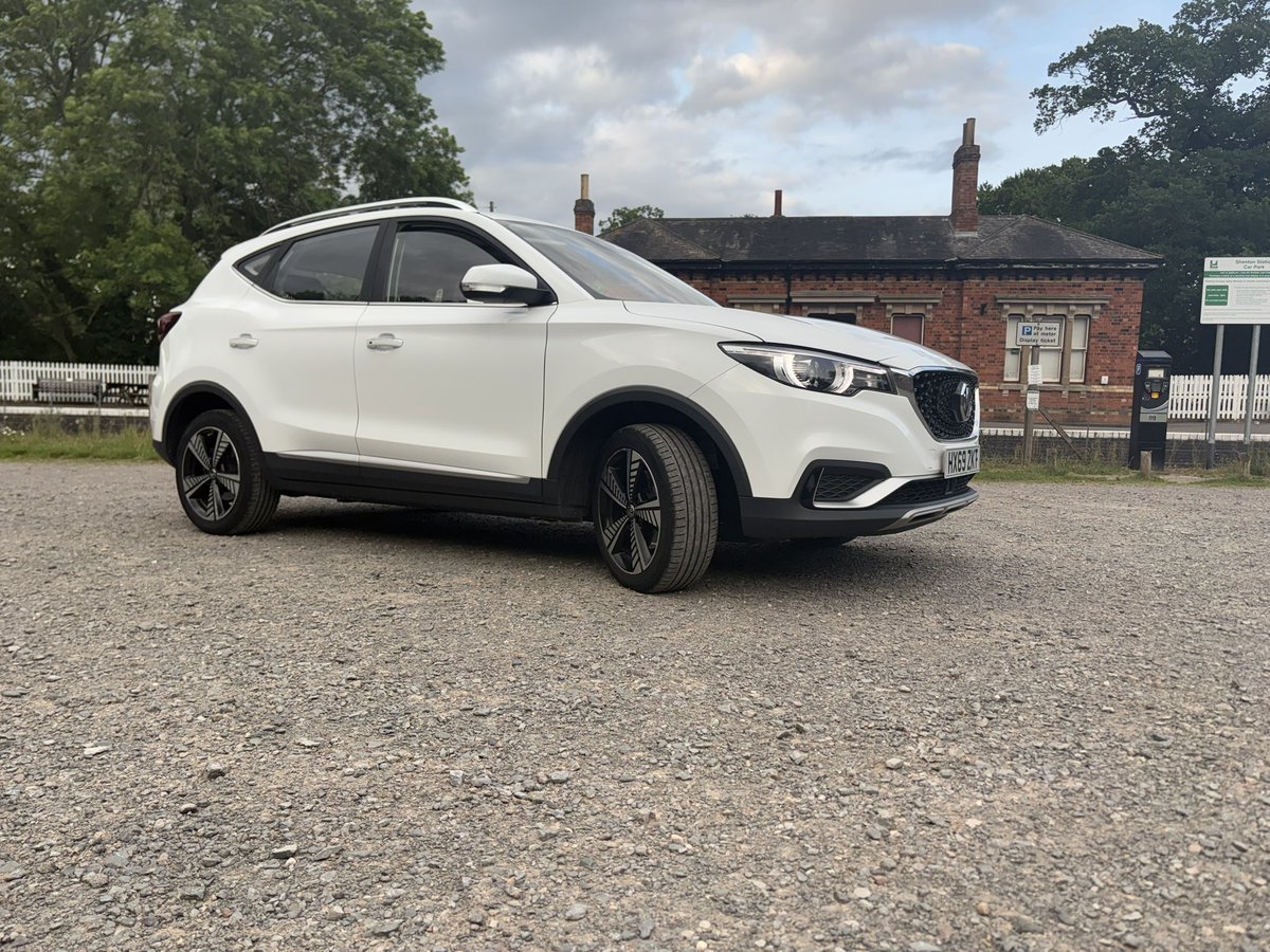 Kate, Florence and James tweet media