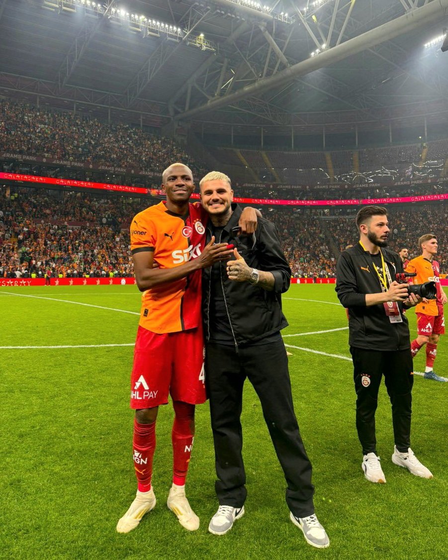 ultrAslan (@ultraslan) on Twitter photo 3 SEZON...
2 KRAL 👑
5 KUPA! 🏆
DAHA NİCELERİNE... 🦁
<a href="/MauroIcardi/">MauroIcardi</a> & <a href="/victorosimhen9/">Victor Osimhen</a>
#ultrAslan 3 SEZON...
2 KRAL 👑
5 KUPA! 🏆
DAHA NİCELERİNE... 🦁
<a href="/MauroIcardi/">MauroIcardi</a> & <a href="/victorosimhen9/">Victor Osimhen</a>
#ultrAslan