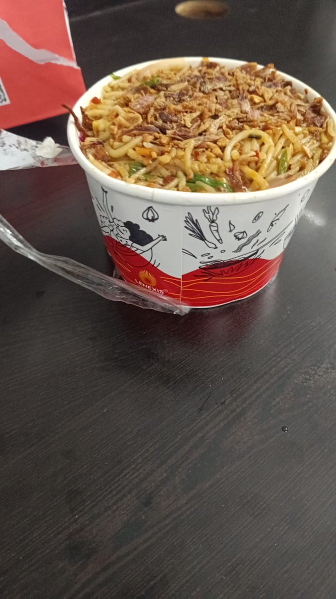 AakashS05434865's tweet photo. @ChineseWok I ordered  medium rice noodle, but was given a small portion instead. I already raised complaint but have no response. If this issue is not addressed immediately, we will be forced to consider legal action for negligence &amp; lack of accountability. #CustomerRights https://t.co/hy7tzpUwJR