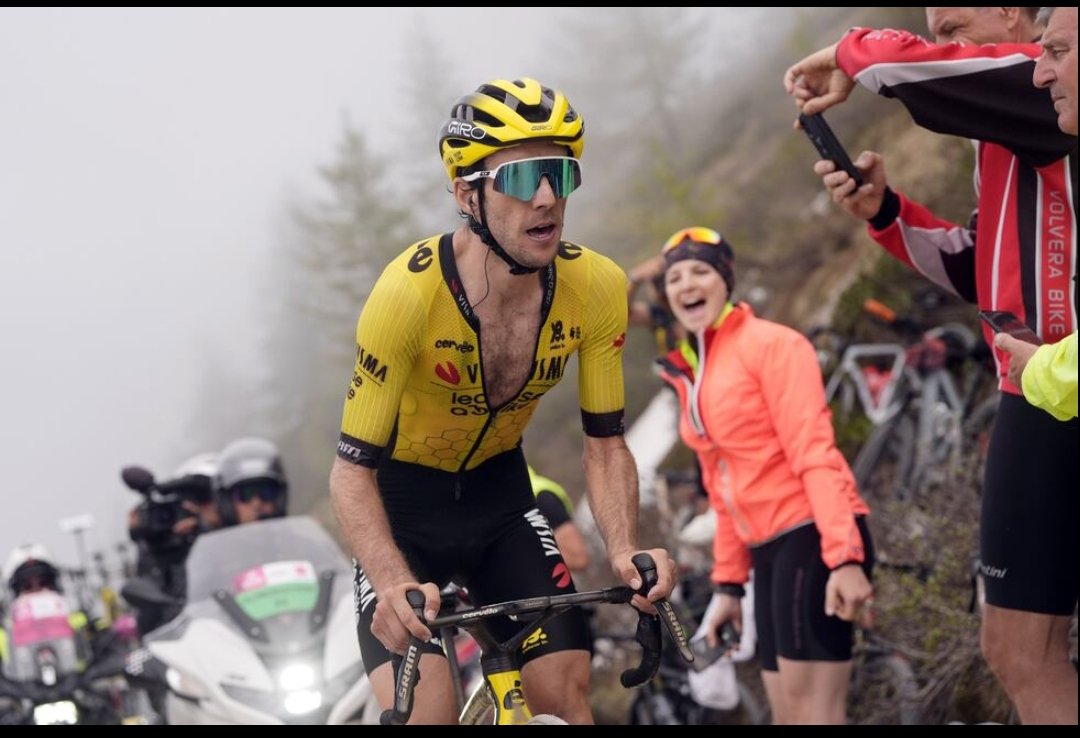 Alberto Caffarel Entertainment 🎥🎬✈️🚲 (@albertocaffarel) on Twitter photo 🚲 GIRO DE ITALIA 2025 🩷
Muy bien planteada la etapa de hoy por el Visma para llevarse el Giro de Italia 2025. 7 años después, Simon Yates obtiene lo que tuvo tan cerca.
Una última semana de Giro vibrante!
<a href="/totijordi79/">lostotiños</a>
<a href="/MapeSport/">Mape Sport</a>
<a href="/CiclismoExplos/">Ciclismo Explosivo</a>
<a href="/listocompra/">Listo de la Compra 📝</a>
<a href="/AGentilAO/">Alfonso Gentil 📌</a> 🚲 GIRO DE ITALIA 2025 🩷
Muy bien planteada la etapa de hoy por el Visma para llevarse el Giro de Italia 2025. 7 años después, Simon Yates obtiene lo que tuvo tan cerca.
Una última semana de Giro vibrante!
<a href="/totijordi79/">lostotiños</a>
<a href="/MapeSport/">Mape Sport</a>
<a href="/CiclismoExplos/">Ciclismo Explosivo</a>
<a href="/listocompra/">Listo de la Compra 📝</a>
<a href="/AGentilAO/">Alfonso Gentil 📌</a>