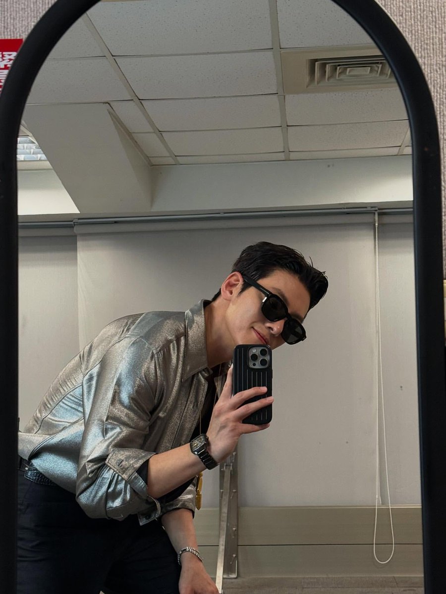Banbi89095659's tweet photo. ほんとに最高すぎる🥹✨🩷
ありがとう❣️
Posted @withregram • @jichangwook 톰포드와 함께했던 가오슝 kt pop 콘서트 끝!!!!
tomford #tomfordeyewear #IconCollection https://t.co/cQOQp2WfRX