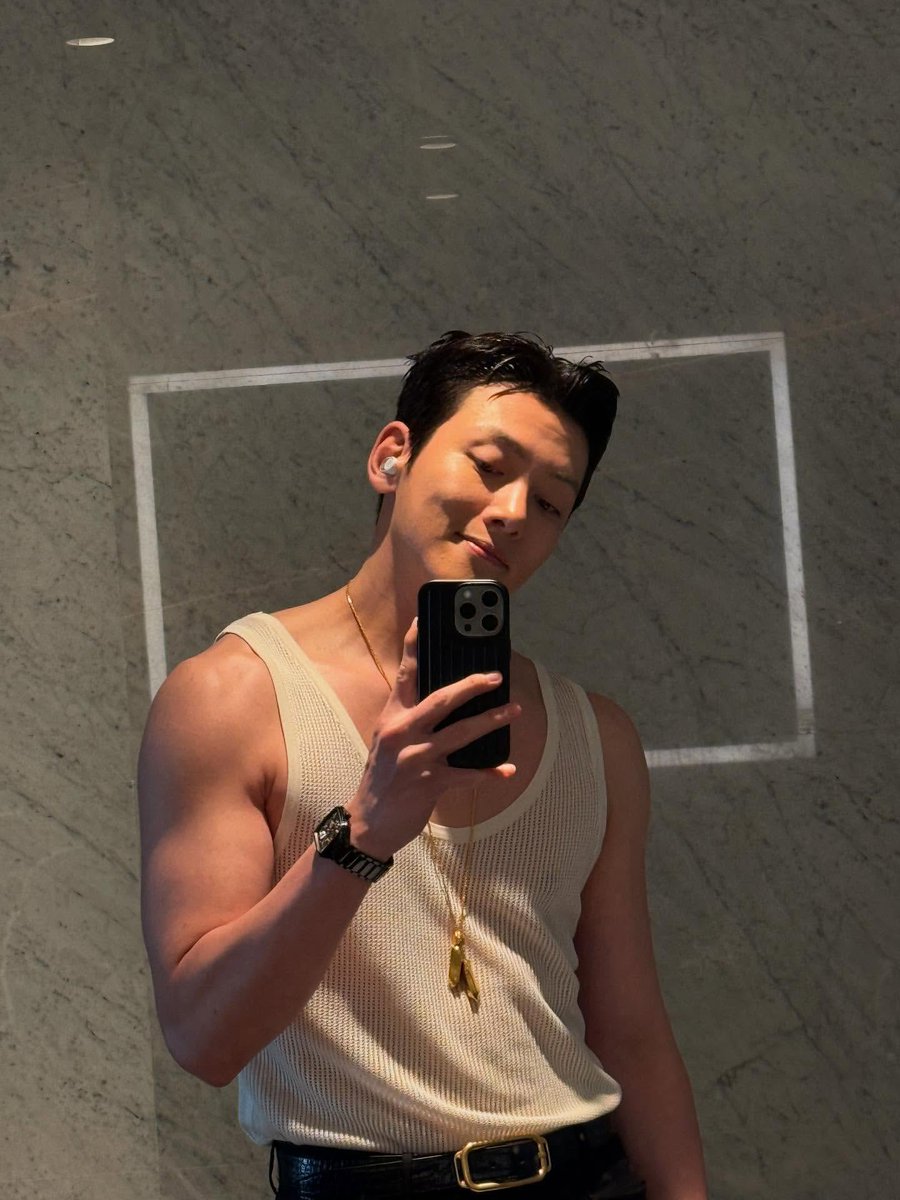Banbi89095659's tweet photo. ほんとに最高すぎる🥹✨🩷
ありがとう❣️
Posted @withregram • @jichangwook 톰포드와 함께했던 가오슝 kt pop 콘서트 끝!!!!
tomford #tomfordeyewear #IconCollection https://t.co/cQOQp2WfRX