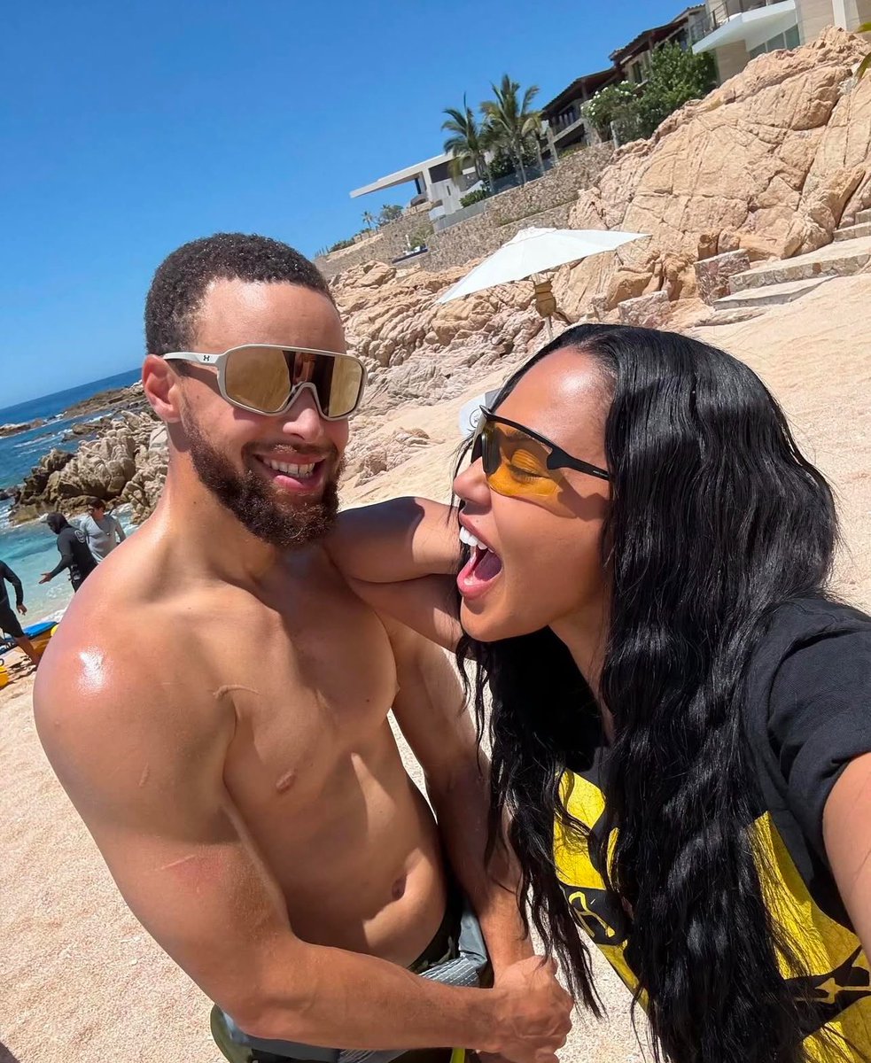 Steph and Ayesha in new pictures 💕