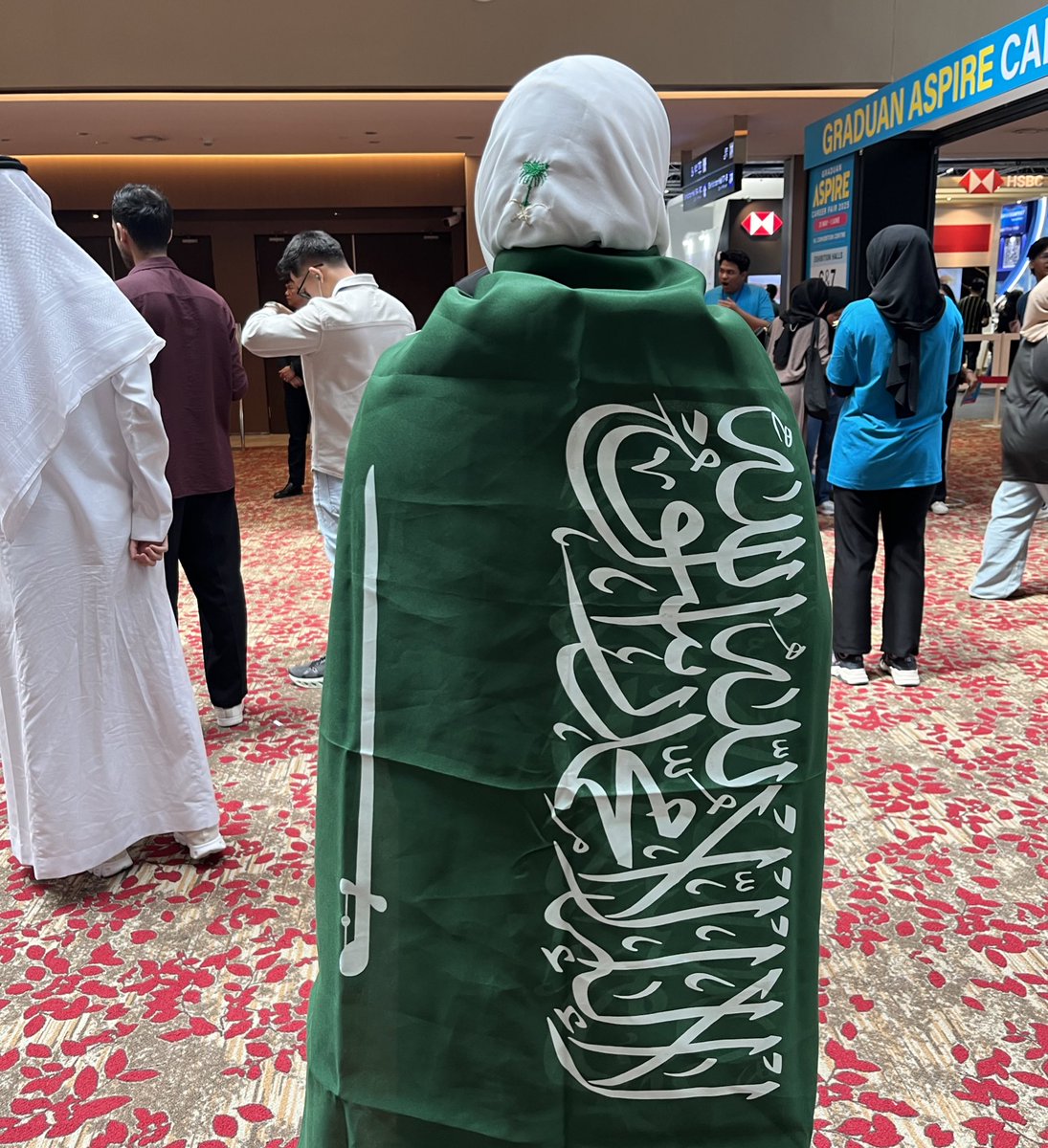 lwci87's tweet image. شايل البيرق اخضر 
رافع إيدي واحمد الله سعودي💚💚

#ايتكس2025 #itex25