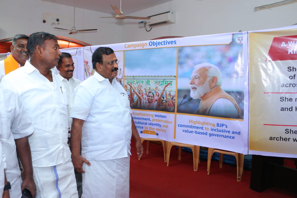 AKSaiJSaravanan's tweet photo. புதுச்சேரி பாஜக அலுவலகத்தில் மாநிலத் தலைவர் திரு.@SelvaMPPY தலைமையில் நடைபெற்ற மகாராணி அகல்யா பாய் ஓல்கர் அவர்களின் 300வது பிறந்தநாள் நிகழ்ச்சியில் கலந்துகொண்டு அவரது திருவுருவப்படத்திற்கு மலர் தூவி மரியாதை செலுத்தியதுடன் அவரது வரலாற்று புகைப்பட கண்காட்சியை பார்வையிட்டேன். https://t.co/vJmPuNWYQV