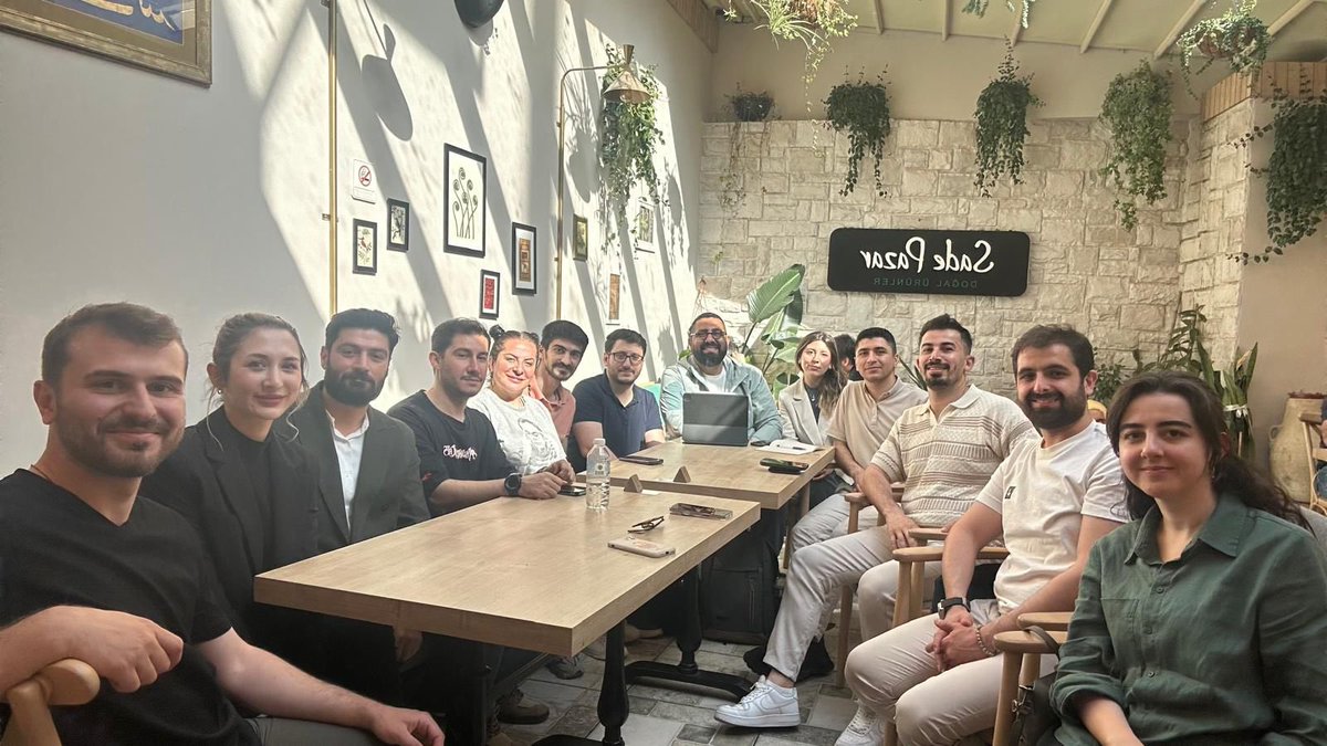 TPD Bağımlılık Birimi İstanbul Çalışma Grubu, 2025 yılını değerlendirip, 2025-2026 yılına dair yol haritasını belirlediği toplantı gerçekleştirdi. 

Yeni dönem bilimsel çalışmalar ve sahaya yönelik çalışmalarla verimli bir dönem olması adına hedeflerini belirledi.