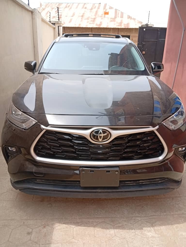 IyiolaCrypto's tweet photo. @davido Got this toks highlander 2020, full options. Going for 50m
Slightly negotiable.
Location: Ibadan https://t.co/ijSuHChpUw