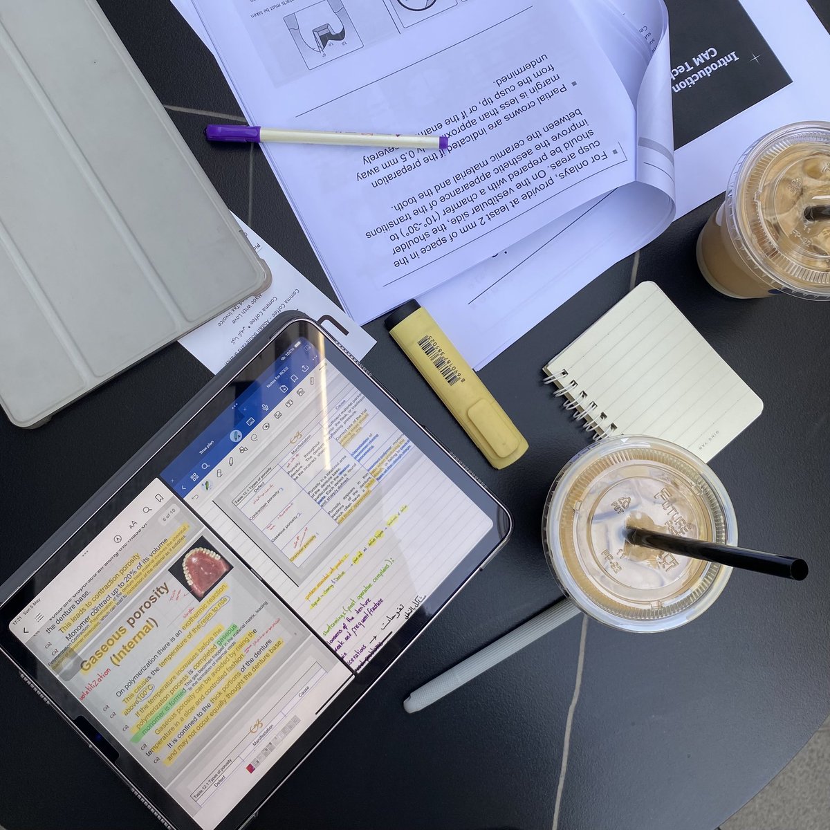 Studying for last year it’s a vibe 🤗👩🏼‍🎓