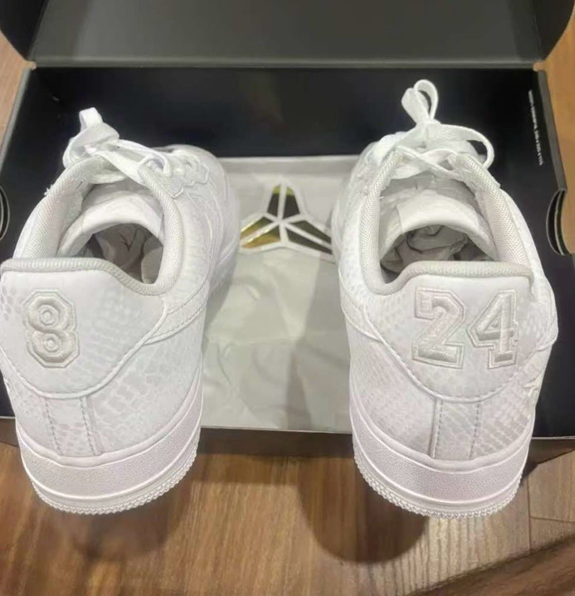 Kobe Bryant x Nike Air Force 1 Low “White”が発売予定 ［IB0018-100