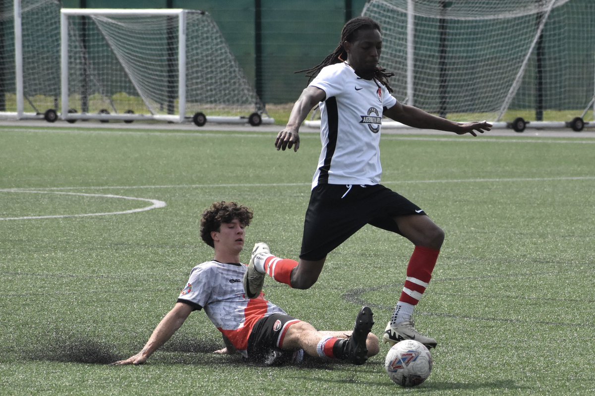 paulmoran62's tweet photo. Set of pictures from todays @LCPL2012 Championship Division game were the final score was @SouthLplFC_LCPL 4-1 @RiverFCMen1 
There is a full set of pictures from this game on my Facebook page and also Instagram (paul.moran.62) https://t.co/oiCaL6raCf