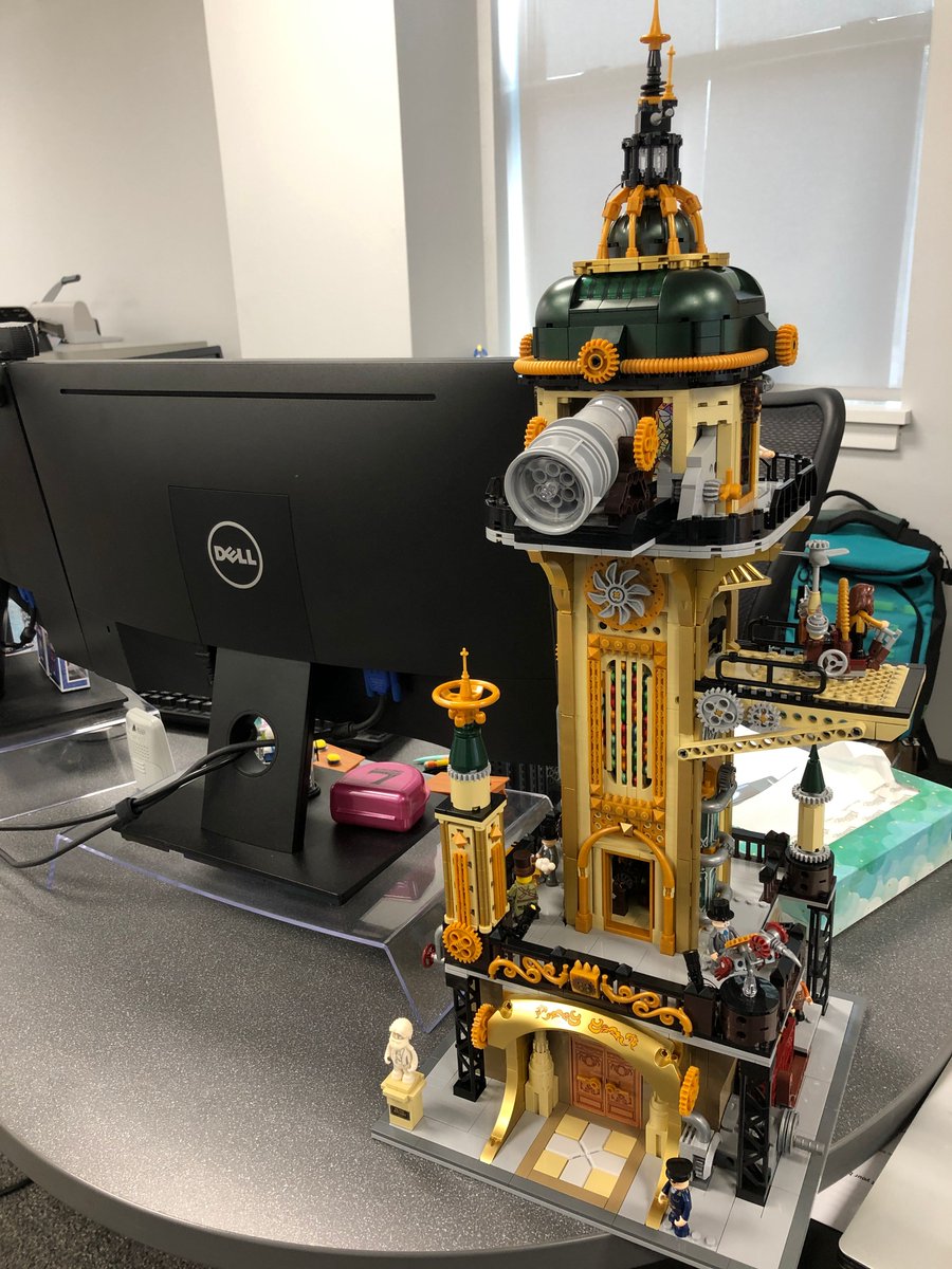 I started taking my Lumibrick (formerly Funwhole) sets into work and displaying them on my desk for a few days. Then they are being moved to my studio to hopefully set up a city display there. The Steampunk Observation tower was my first one.

#lumbricks #funwhole #afol