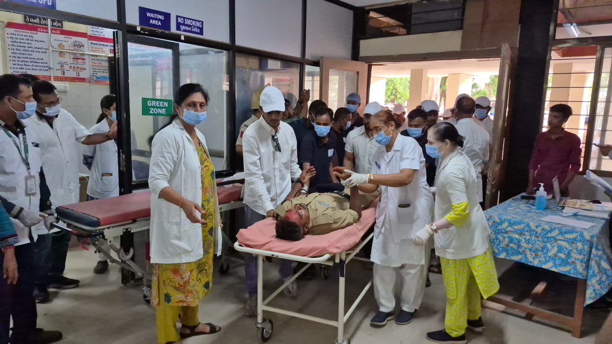 Nadiad_NMC's tweet photo. A mock drill was recently conducted at Nadiad Civil Hospital. 
@CMOGuj @collectorkheda @gunvantsinh @InfoGujarat @infokhedagog @drkalamcsckheda https://t.co/kdSYcfrULS