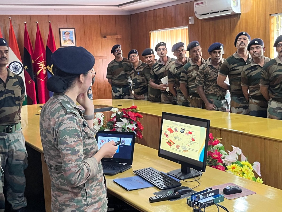 DefencePROkochi's tweet image. On #WorldNoTobaccoDay, DSC Records hosted an awareness lecture highlighting the dangers of smoked &amp;amp; smokeless tobacco.
An oral cancer screening drive was conducted by #MDC Cannanore.
A pledge to quit tobacco was also taken by the troops at the centre.
#TobaccoFreeIndia
