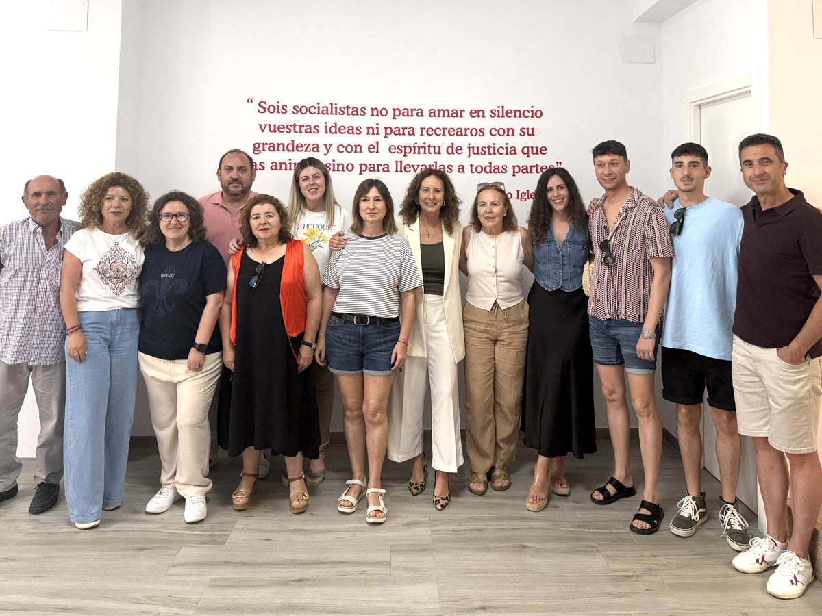 psoe_olvera's tweet image. Hoy se ha conformado la nueva Ejecutiva Municipal Socialista de Olvera. 
Remedios Palma, @enmodoalcaldesa, renueva por unanimidad su cargo como Secretaria General de los socialistas olvereños.