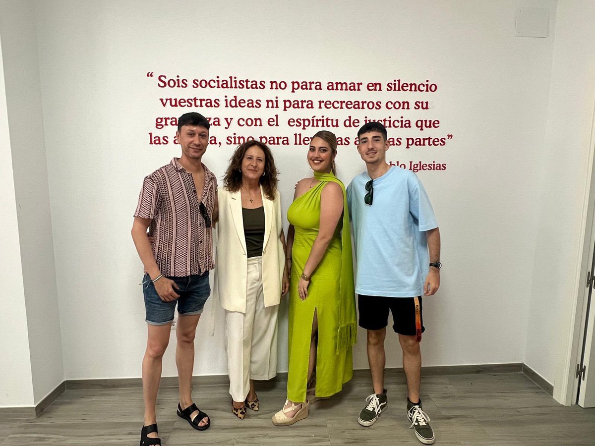 psoe_olvera's tweet image. Hoy se ha conformado la nueva Ejecutiva Municipal Socialista de Olvera. 
Remedios Palma, @enmodoalcaldesa, renueva por unanimidad su cargo como Secretaria General de los socialistas olvereños.