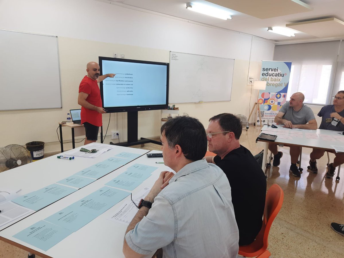 Xavier López (@xlopez80) on Twitter photo Avui, formació de capses d’aprenentatge amb l’equip de <a href="/EscacsEscola/">Escacs a l'escola</a> d’<a href="/educaciocat/">Educació</a>.
Hem reflexionat sobre com integrar aquesta metodologia en les seves propostes educatives.
Autonomia, curiositat i pensament crític en joc! ♟️📦
<a href="/se_bll5/">SE Baix Llobregat 5</a> #EscacsAEscola Avui, formació de capses d’aprenentatge amb l’equip de <a href="/EscacsEscola/">Escacs a l'escola</a> d’<a href="/educaciocat/">Educació</a>.
Hem reflexionat sobre com integrar aquesta metodologia en les seves propostes educatives.
Autonomia, curiositat i pensament crític en joc! ♟️📦
<a href="/se_bll5/">SE Baix Llobregat 5</a> #EscacsAEscola
