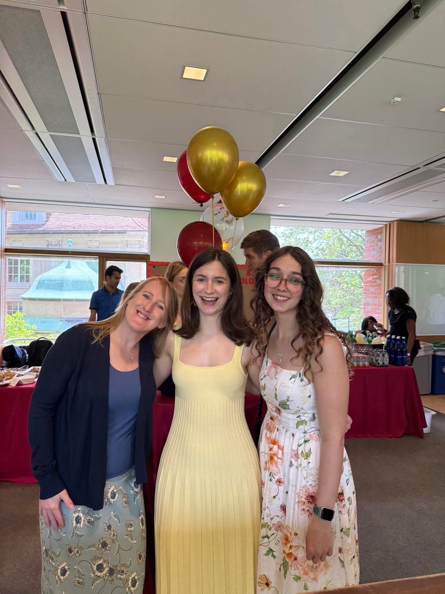 YoungPearseLab's tweet image. 🎓Congratulations to our incredible grads! 🎉
Dr. Lish and outstanding undergrads Seohyun Kim & Ellie Grogan are officially Harvard alumni! 🥂
We’re so proud of all you’ve accomplished—and can’t wait to see what you do next! 💫 @alexlish47