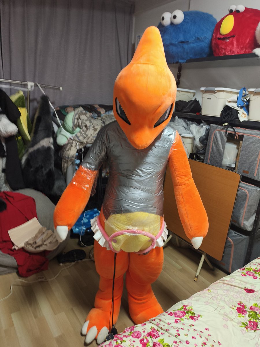 Squidsauce46's tweet photo. 1,2,3....4~
端午节安康~
奉上小火龙肉粽一枚~ https://t.co/JAxYZ1qC7g