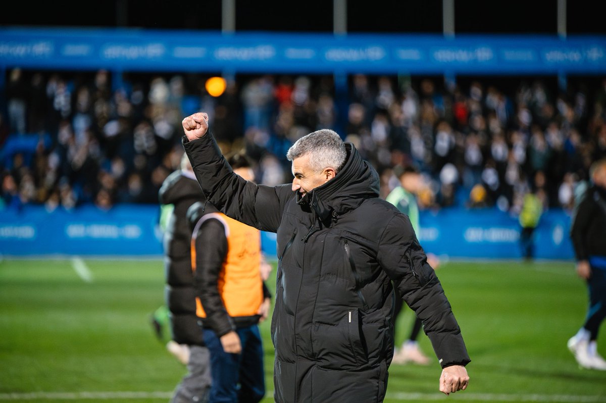 Vuelve mister. Empecemos de nuevo.