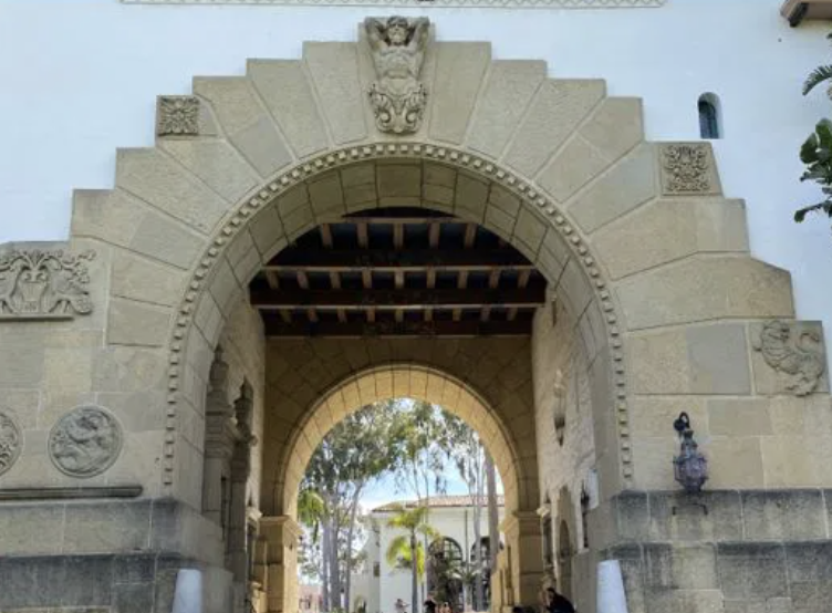 Architecture and history meet in Santa Barbara on a daily basis and it is also a draw for tourists. Visit Santa Barbara shared some of the insights at a 2025 General Meeting this week at the Santa Barbara Historical Museum.
keyt.com/lifestyle/trav…