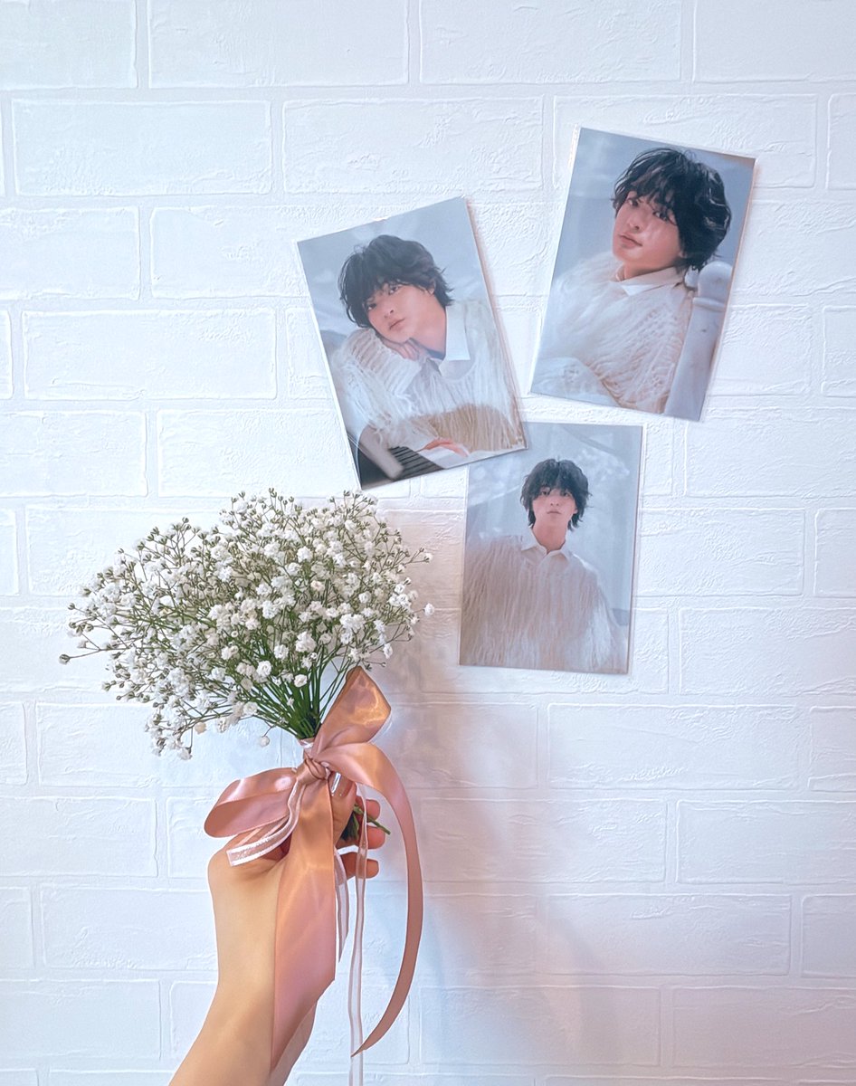 orca_rmr's tweet image. 6月1日の誕生花のひとつ、かすみ草.* ⚘

花言葉は、
「幸福」「感謝」「無邪気」「親切」「清らかな心」

るいくんにぴったりだな、と思って小さいけど花束にしてみたよ◎

#BMSG_RUI_18thBD
#HappyRUIDay2025