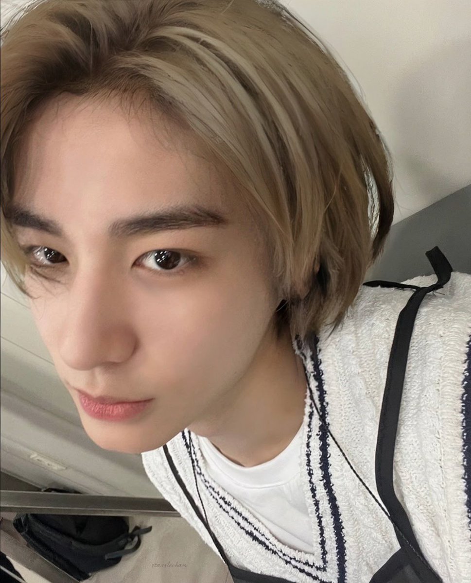 00phuwin's tweet photo. me and bf <3 (pretend u haven’t seen this yet bc work is crazy i have no time..)

#ODSD #onedoorselcaday #leehan #BOYNEXTDOOR @BOYNEXTDOOR_KOZ https://t.co/NThHTVyy9h