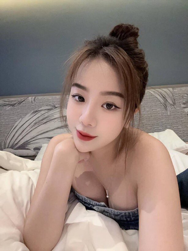 hangg117's tweet photo. 1 tờ kịch số bắn trong. nứng rồi thì ib lutos chat e set kèo ngay đi https://t.co/CW1Qw1Lts9