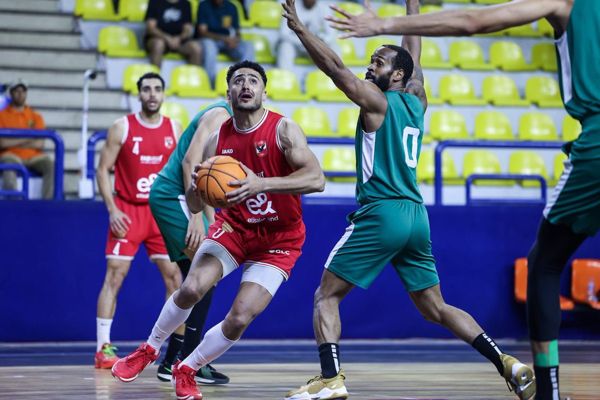 انتهاء الفترة الثانية ⛹️‍♂️

🏆 نهائي دوري السوبر 

🔴 الأهلى    46
🟢 الاتحاد  47

 #يلا_يا_أهلي