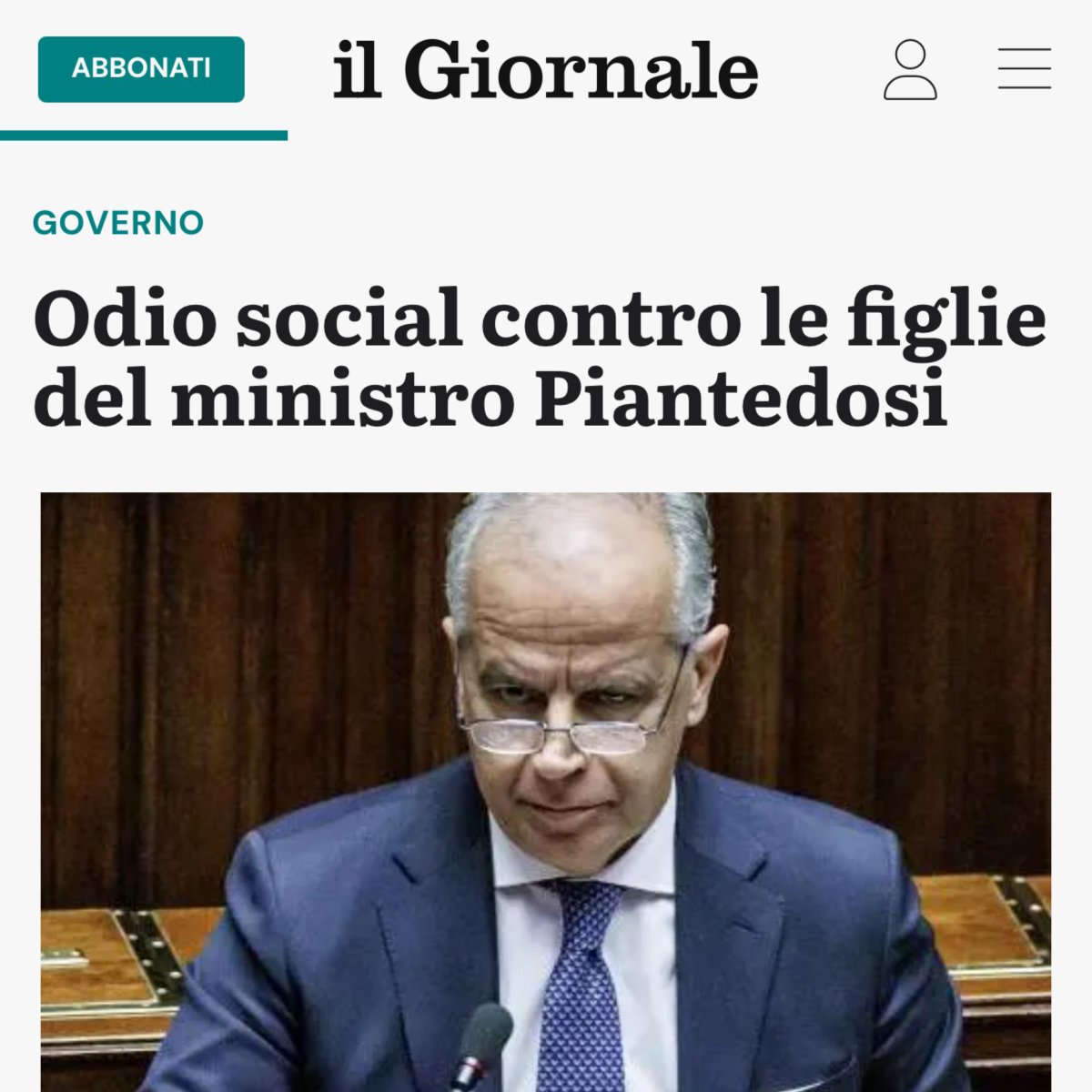 Minacce social anche contro il ministro Piantedosi e le sue figlie. Parole vili, vigliacche, ingiustificabili, che non vanno sottovalutate. Clima d’odio inaccettabile. Solidarietà all’amico Matteo e alla sua famiglia.
