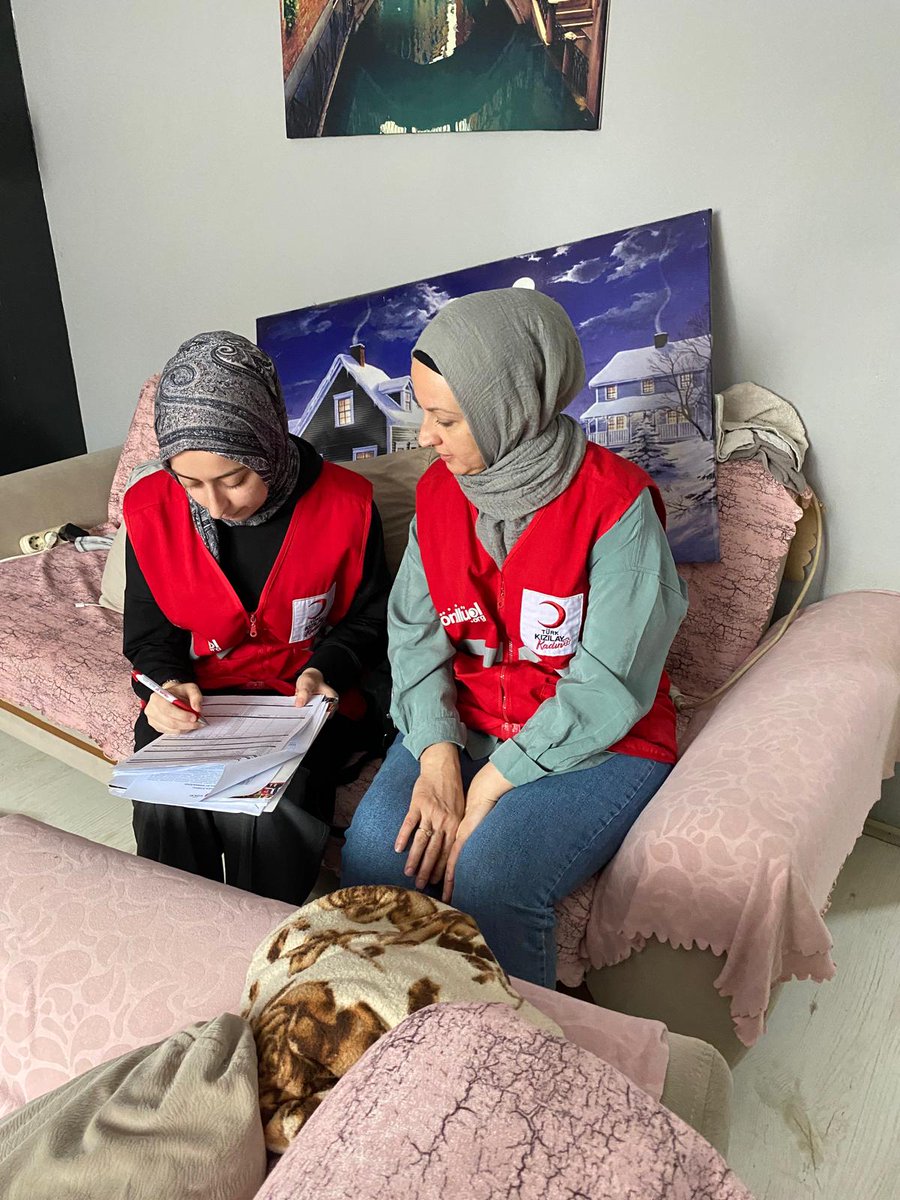 🌙
9 Ekibimizle birlikte ihtiyaç sahibi ailelerin tespiti için sosyal inceleme yapıldı ve Sıcak yemek dağıtımı yapıldı.
Gençlerimize, hayırseverlerimize ve tüm gönüllülerimize teşekkür ederiz.

#Daimahazir🇹🇷