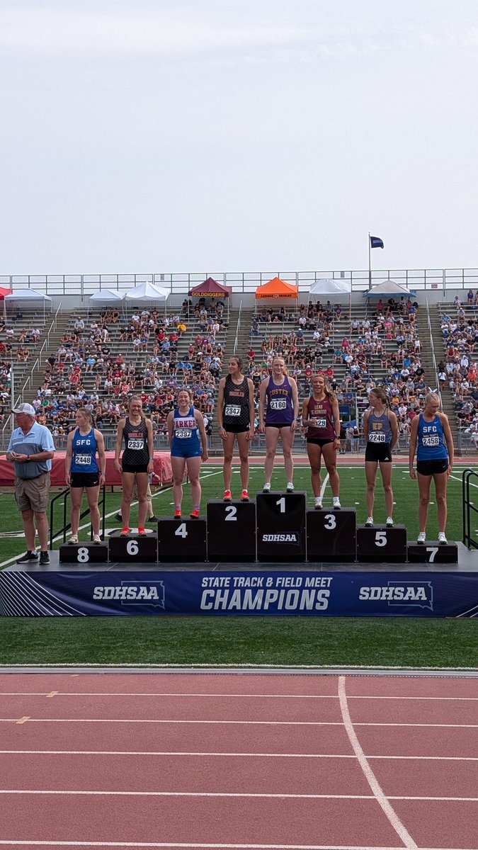 Braelyn Berens placed fourth at the State Meet in the 100m dash!