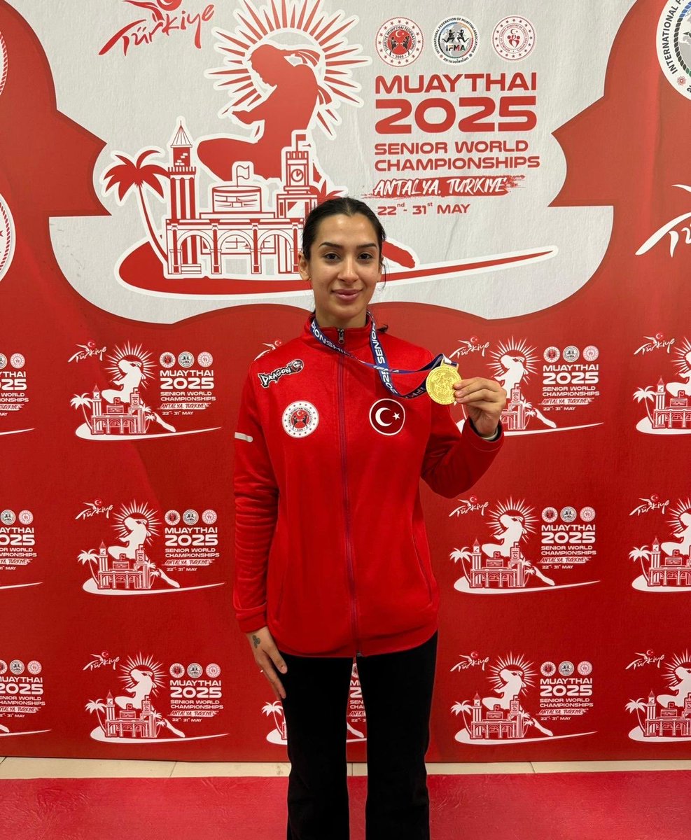 DOĞA DiKMEN DÜNYA ŞAMPİYONU!!! 🏆🇹🇷 
22-31 Mayıs 2025 tarihlerinde Antalya'da düzenlenen Muay Thai Dünya Şampiyonası'nda 54 kg.da Dünya Şampiyonu olarak bizleri gururlandıran Adanalı sporcumuz Doğa Dikmen'i kutluyor, başarılarının devamını diliyorum.
