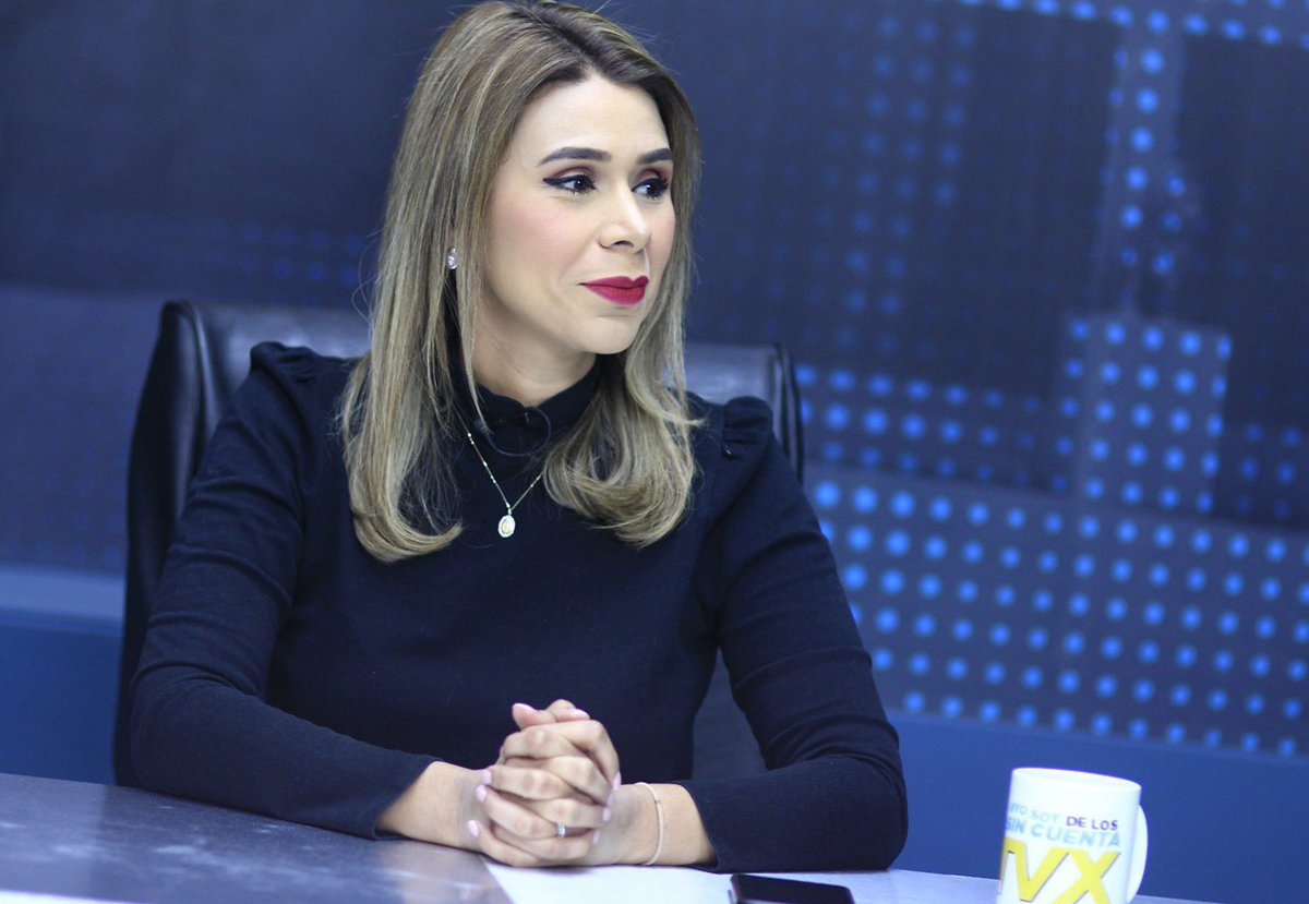 Polémica por fotografía que evidencia ausencia de diputadas de ARENA durante votación del régimen de excepción guana.link/v1WO