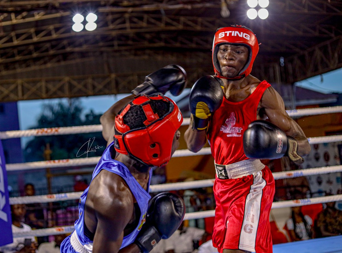 #UBCL Week 3 🔴Ngobi Steven (Lukanga BC) wins 4:1 split against 🔵Sendagire Reagan (Zebra BC) ▪️Youth 54Kgs