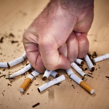 Danes je #WorldNoTobaccoDay.

Tobak je med glavnimi tveganji za rakava obolenja. 

Z našim #EUCancerPlan si prizadevamo za "generacijo brez tobaka" do l. 2040. 

Ustvarimo svet brez tobačnega dima in nikotina za prihodnje generacije. 
 
Kako? 👉 ec.europa.eu/commission/pre…
<a href="/NIJZ_pr/">NIJZ</a>