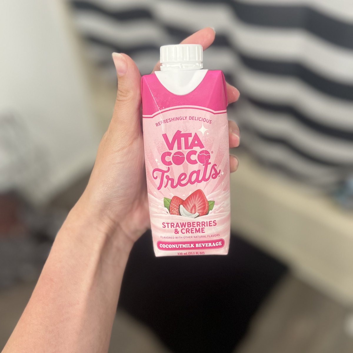 Always a drink girlie and Saturday has been delicious so far 🍓🥛🥥

#weekend #saturdaymorning #coconut