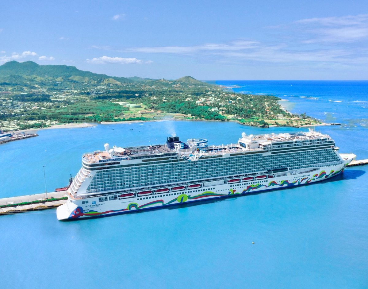 Next stop: Paradise 🌴#CruiseNorwegian