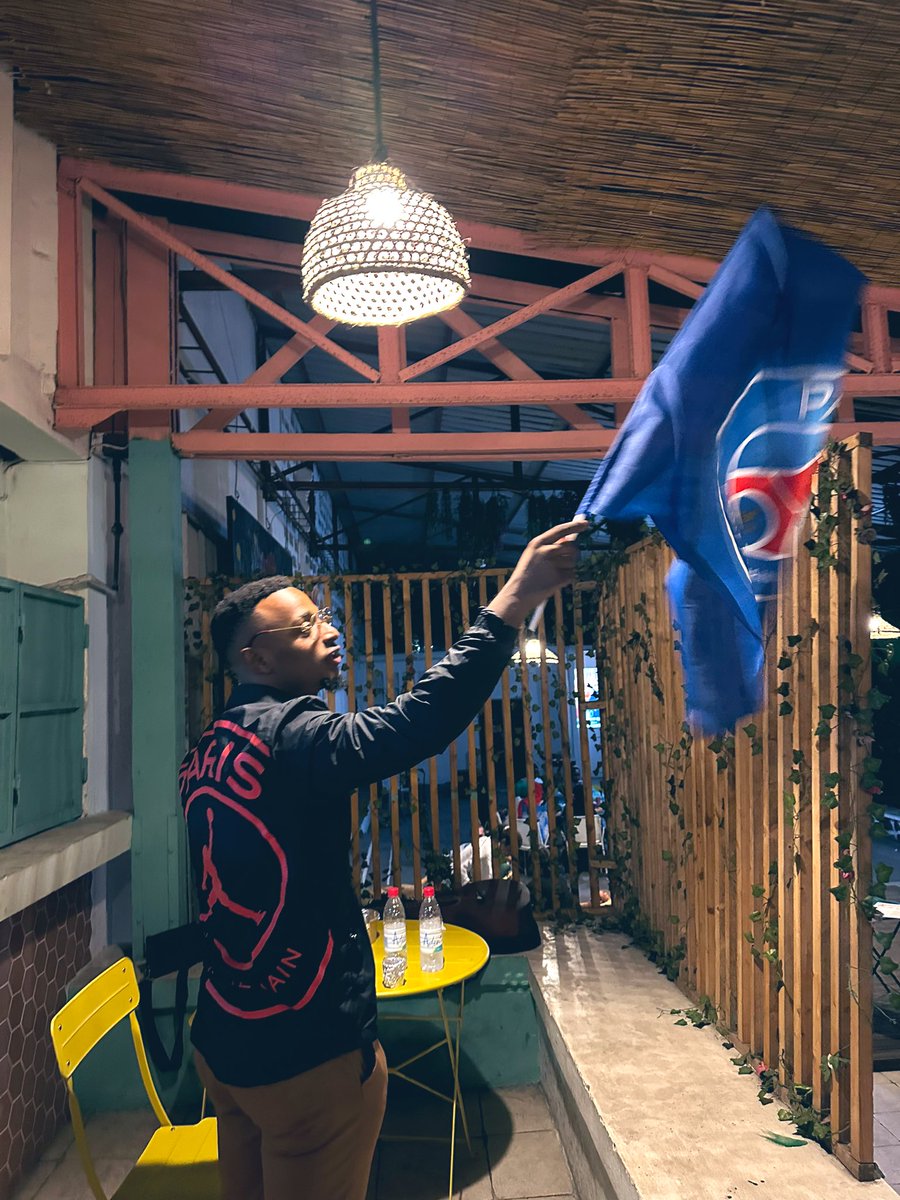 NazemeLY's tweet photo. Une dernière bataille pour entrer dans l’Histoire. Allez Paris, faites-nous rêver. 🤲🏾

#UCLFinal #PSG https://t.co/X8br8Pu5Xg
